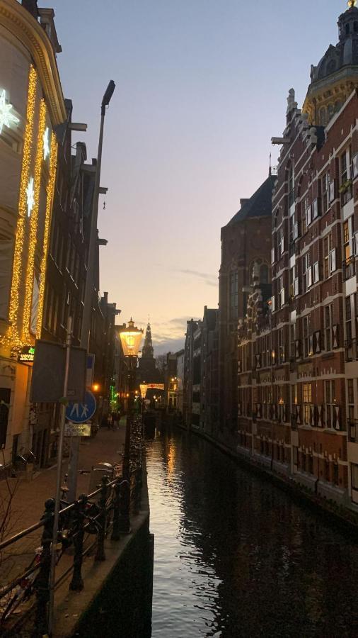 Red Light Historic Canal Island City Center Amsterdam Exterior photo